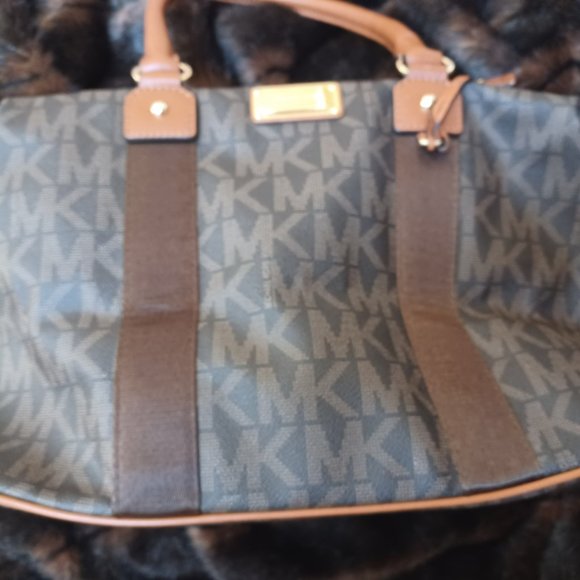 Michael Kors Large Weekend Traveler, New with Tags, Retail for $398 - Picture 2 of 7